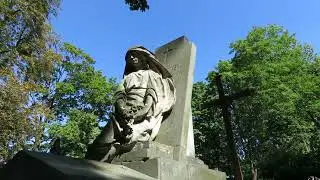 WARSZAWA  -  CMENTARZ  POWĄZKOWSKI