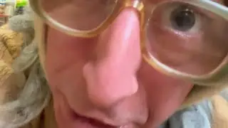 Ничего без меня не могут! Во всем я - подмога.