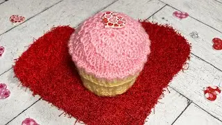 Knitted Cupcake of Love