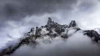 THE CLOUD HUNTER - First flight INTO CLOUDS with my FPV DRONE !