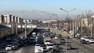 Almaty city tour. Плюс 8 в  Алматы. Улица Саина. 28 декабря 2023. Kazakhstan.. December 2023