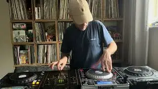 SCRATCHING ON THE NUMARK NDX 800