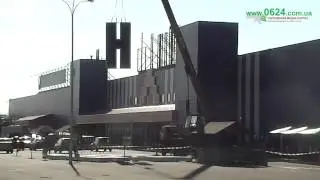 Со здания гипермаркета "Эпицентр" снимают вывеску