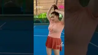 Ketika mama gigi main tenis 