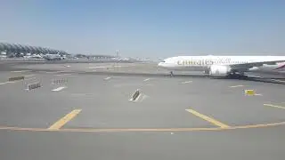 Race between tow Emirates Boeing 777 air crafts at Dubai Airport