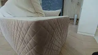 Диван. золотой цоколь