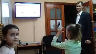 Концентрация внимания счета на двух экранах одновременно