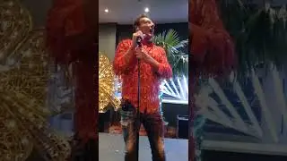 @gerardjoling gek van de #intro van #detoreador 🎙️👍🤣🤣