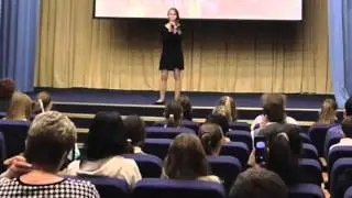 "В горнице моей светло" исполняет кадет Сычева Мария