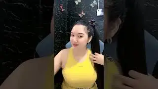 Bunda Cantik Berbaju Kuning