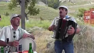 Лакцы отдыхают