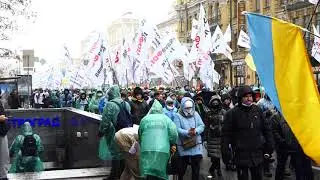 Save ФОП. Огромная колонна ФОПов идет по Киеву с Майдана к Конституционному суду.