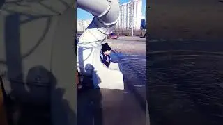 то смамый бомжара в горке 