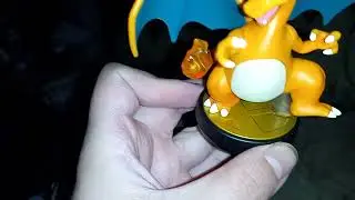 Charizard amiibo unboxing