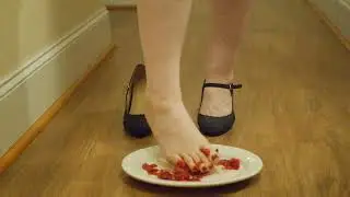 Rhonda's sexy foot of the week