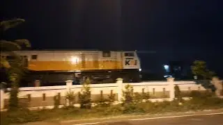 Kereta Api Bangun Karta malam Hari