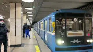 Метропоезд 81-717/81-714 станция Речной Вокзал