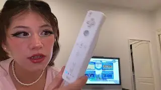 girl teaches you how to play mario kart (asmr)