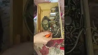 Аврора радиоприемник трехпрограмник,опять одно серебро.