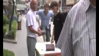 Rize'de Selahattin Demirtaş Standı Açan Adama Dayak!