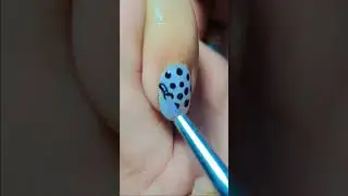 Easy nail art design. 