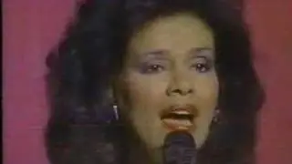 Marilyn McCoo sings My Tribute (To God Be The Glory)