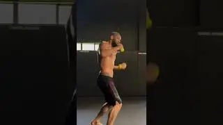 Прогнозы делают бойцы UFC на бой Хамзата Чимаева против Дрикуса Дю Плесси