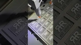 Máquina de microinyección de etiquetas de silicona