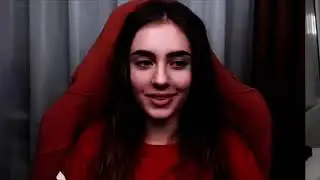 Ржач.Девушка пытается говорить мужским голосом