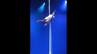 Tuchakrobatik Solo - Showact für Events