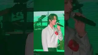 Lee Know singing Ditto (New Jeans) || Maniac Tour Thailand #leeknow #straykids #maniactour