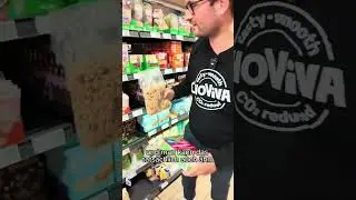 Er isst Müsli ohne Milch direkt im Supermarkt 😱 ChoViva Müslis von Peter Kölln #choviva