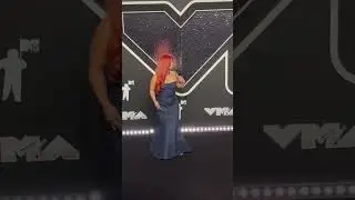 Thuy Is Giving Major Y2K Vibes On The VMAs Red Carpet 🤩