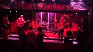 МВиПД — К Моему Хую Прилипла Пизда (Live Rock House)