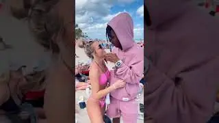 Slap or grab your ass🍑 
