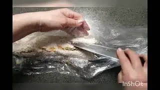 САЛО  ПЕРЕКРУЧЕННОЕ  И  ЗАВЁРНУТОЕ  В  РУЛЕТ,   С ЧЕСНОКОМ, С  УКРОПОМ, ПАПРИКОЙ