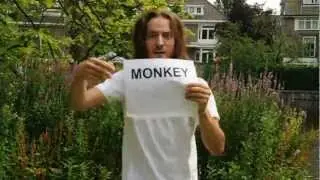 Monkey Song video. Instrucciones en español.
