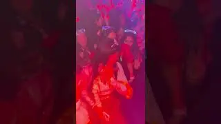 Ladies sing along ❤️❤️