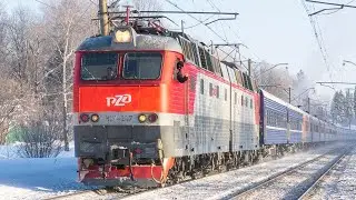 Помощник машиниста в балаклаве! Электровоз ЧС7-247 с поездом № 1 Владивосток - Москва.