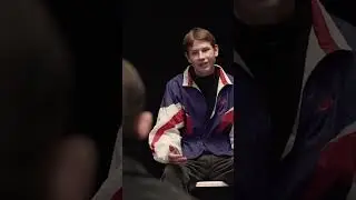 Подросток двигался по улице