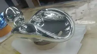 Verzilveren van geblazen glas kunstwerk.