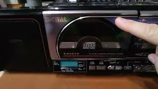 Sanyo MR-V2CD Japan boombox
