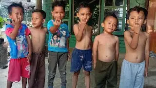 KESERUAN ANAK KAMPUNG BERMAIN |