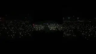 Povo cantando alto, luzes, e a gente metendo a porrada no palco ! Eu amo fazer isso 🔥