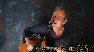 The Wall Paper Takes - Bouclier Blanc - Gerard Watkins