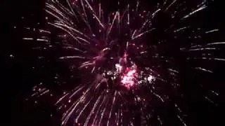 Парковый и высотный салют в Берта Спа Вилладж.