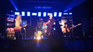 Rockaoke Australia - Glenn singing Rebel Yell at Tempo Hotel