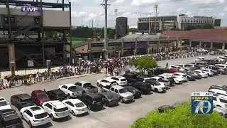 LSU baseball fans welcome home 2023 MCWS Champion Tigers