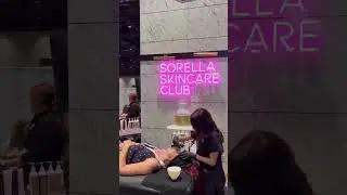 The BEST LED Neon Signs for Trade Shows by Custom Neon® #tradeshows #customneon #neonsign #expo
