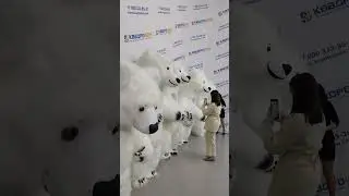 Подготовка к съемкам! Отшили большую партию надувных костюмов белых мишек😍
